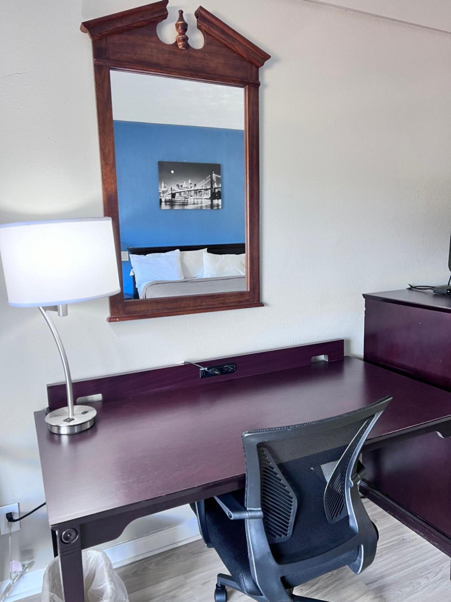 Budgetel Inn & Suites Dillard Exterior photo