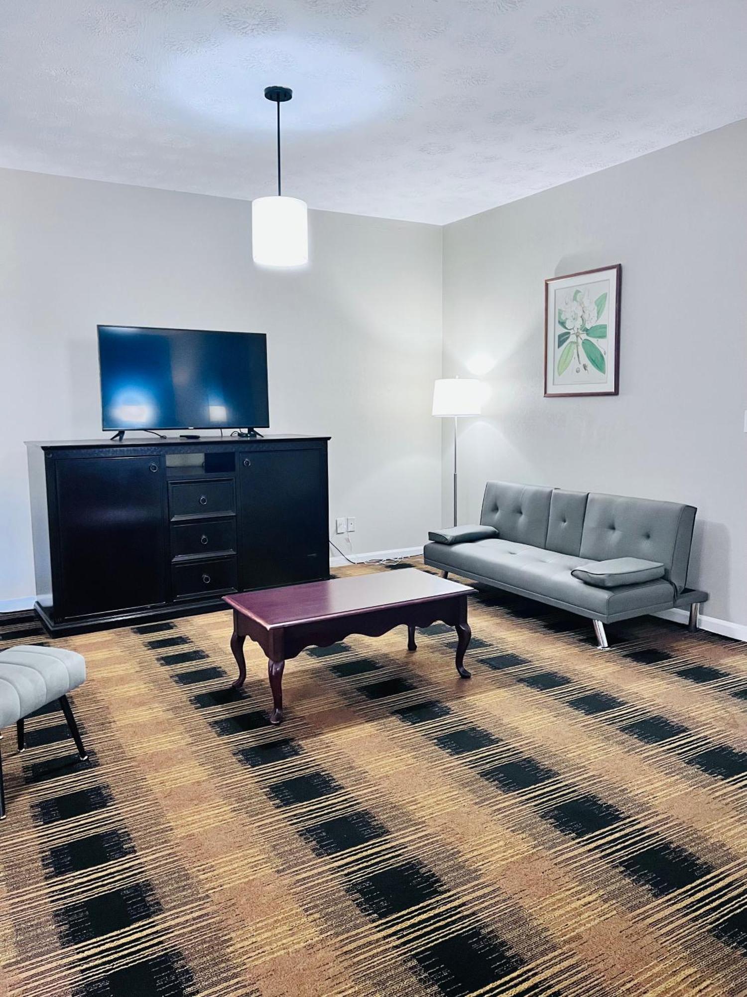Budgetel Inn & Suites Dillard Exterior photo